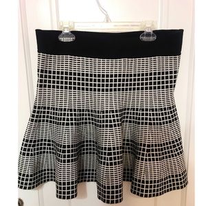 Forever 21 Chic Black and White Knit Mini Skirt